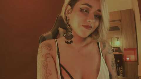 abraxxysradio @ myfreecams on 20231223