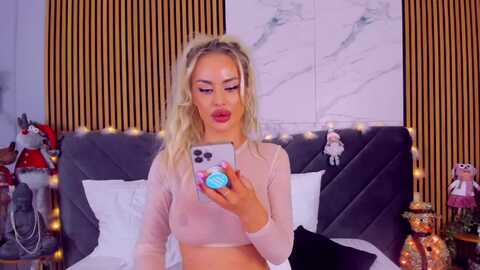 awwwella @ myfreecams on 20231223