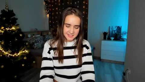 ellies_smile @ myfreecams on 20231223