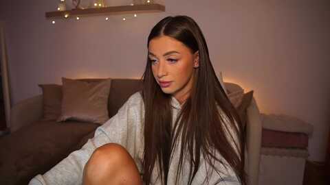 emma_ruby @ myfreecams on 20231223