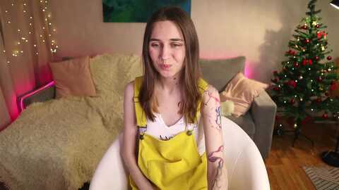 litl_ariel @ myfreecams on 20231223