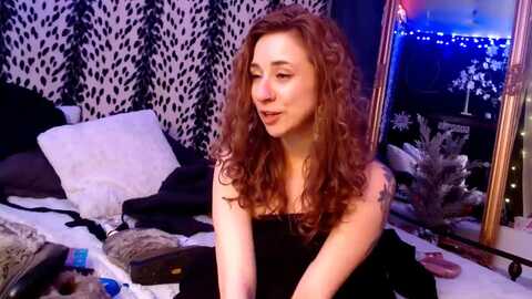 littlemisszee @ myfreecams on 20231224