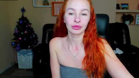 lora_moor @ myfreecams on 20231225