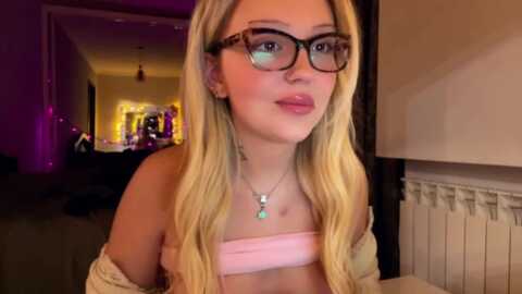 sk8gurl420 @ myfreecams on 20231225