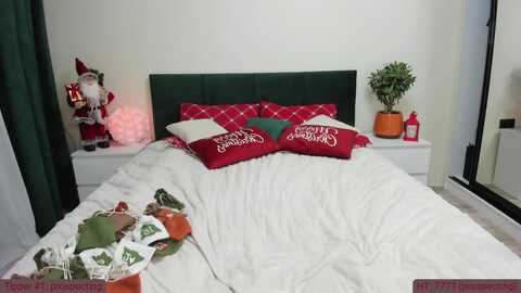 troublevixen @ myfreecams on 20231225