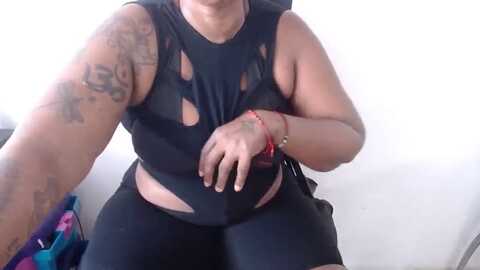 assbigxhot9 @ myfreecams on 20231226