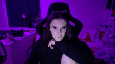 crybabykys @ myfreecams on 20231226