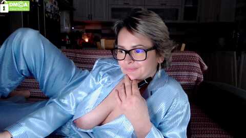 silverjewel @ myfreecams on 20231226
