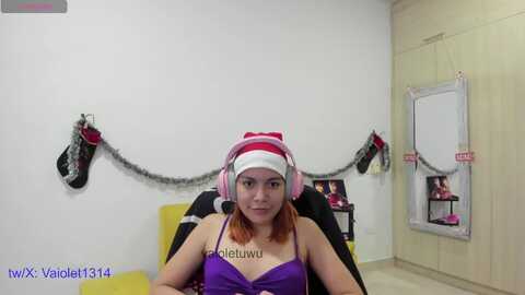 vaiolet1314 @ myfreecams on 20231226