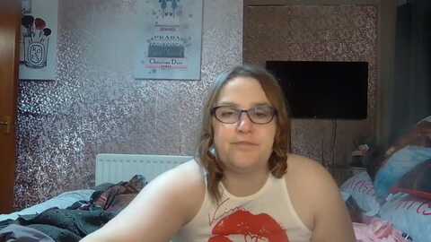 yummymummy39 @ myfreecams on 20231226