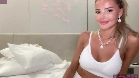 babebusiness @ myfreecams on 20231227