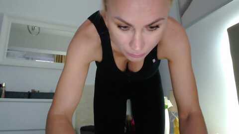 hrystina_ @ myfreecams on 20231227