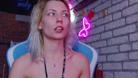karoline121 @ myfreecams on 20231227