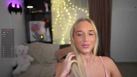 nicoletteshea @ myfreecams on 20231228