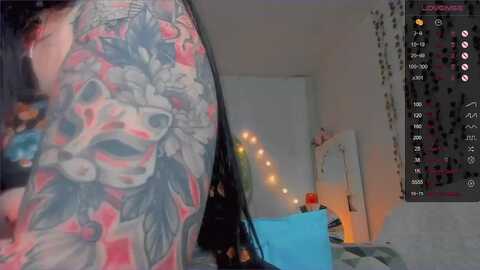 alliestark @ myfreecams on 20231229