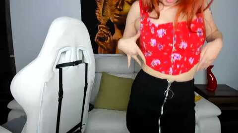 gingersiren @ myfreecams on 20231229