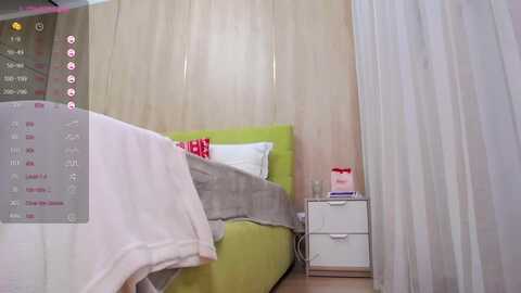 iamonline @ myfreecams on 20231229