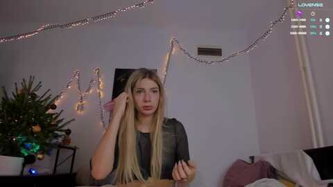 its_nautica @ myfreecams on 20231229