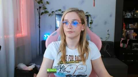 monicmoon18 @ myfreecams on 20231229