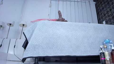 sophye_larson @ myfreecams on 20231229