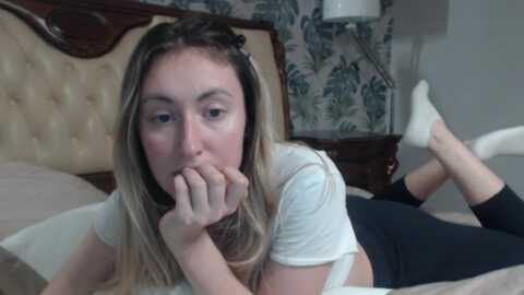 veronica_4u @ myfreecams on 20231229