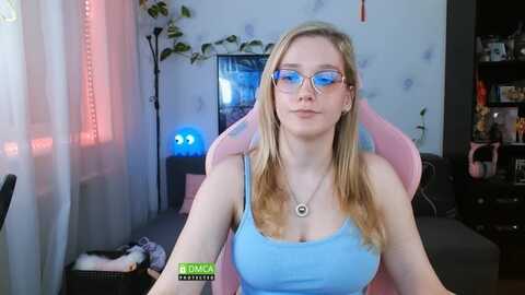 monicmoon18 @ myfreecams on 20231230