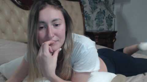 veronica_4u @ myfreecams on 20231230