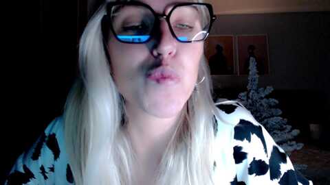vivicacoke @ myfreecams on 20231230