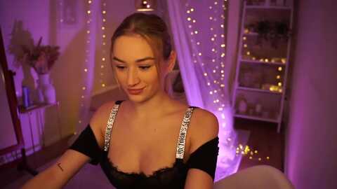 checkmypeach @ myfreecams on 20231231