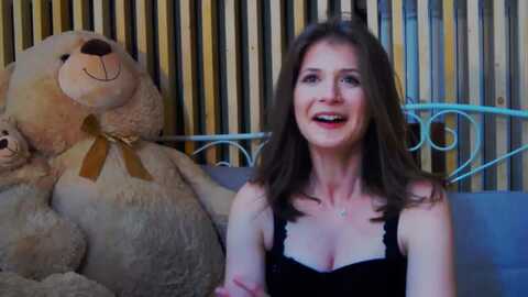 lesliekat @ myfreecams on 20231231