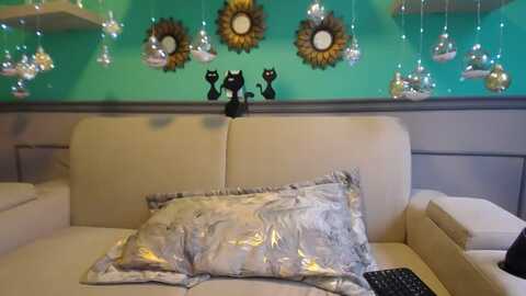 mhariangell @ myfreecams on 20231231