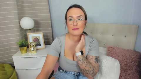 mollygold @ myfreecams on 20231231