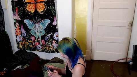 moooonbbfloof @ myfreecams on 20231231