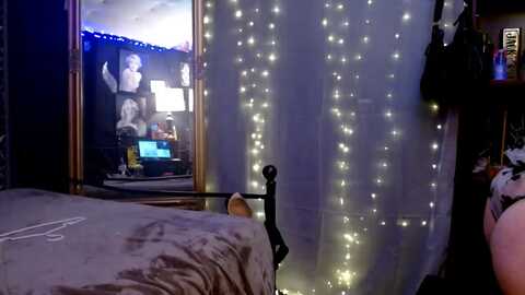 littlemisszee @ myfreecams on 20240101