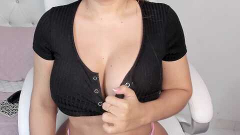 manelyk222 @ myfreecams on 20240101