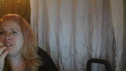 ellelovelace5 @ myfreecams on 20240102