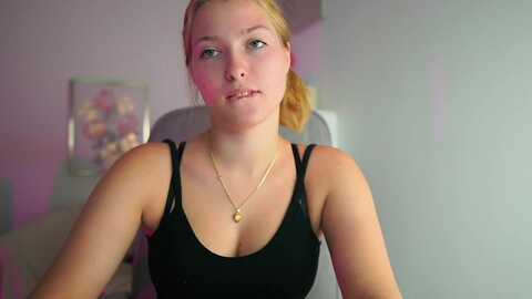 mia_melano_ @ myfreecams on 20240102