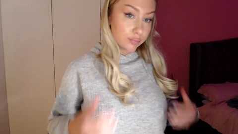petiteavax @ myfreecams on 20240102
