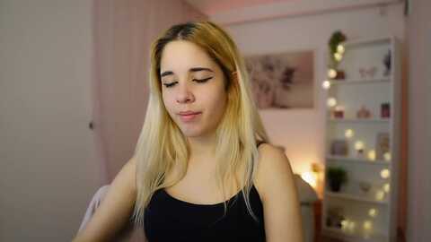 katie_kush18 @ myfreecams on 20240103