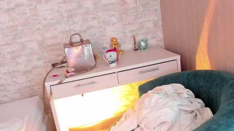 alison_torres @ myfreecams on 20240104
