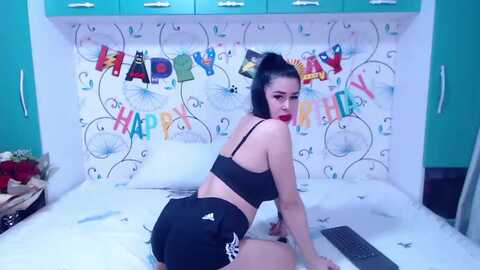 kinkybrunetee