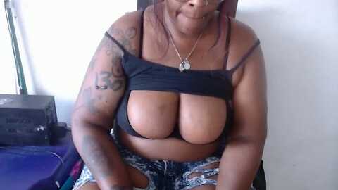 assbigxhot9 @ myfreecams on 20240105