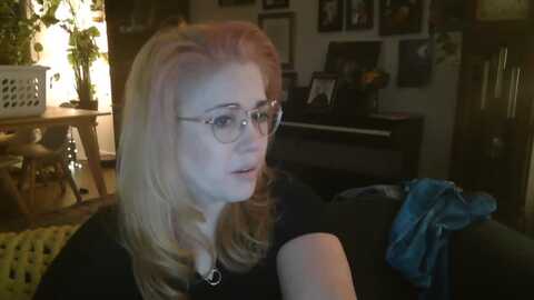 ellelovelace5 @ myfreecams on 20240105