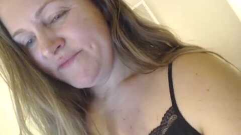 justlily @ myfreecams on 20240105