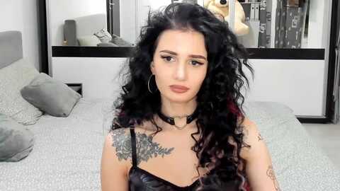 sky011fall @ myfreecams on 20240105