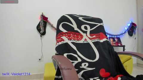 vaiolet1314 @ myfreecams on 20240105