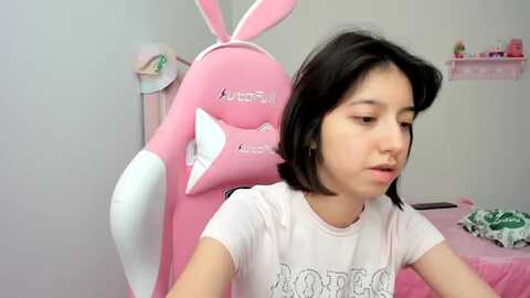 cherrycute666 @ myfreecams on 20240106