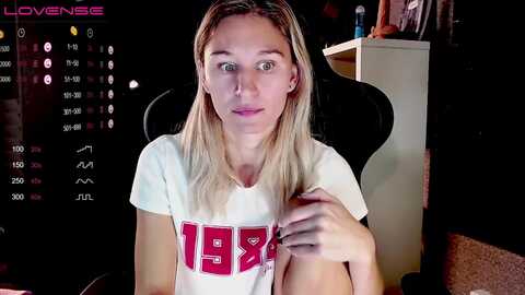 miaasss @ myfreecams on 20240106