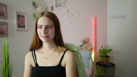naomi_woods18 @ myfreecams on 20240106