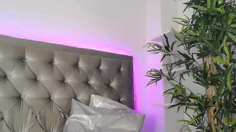 alma_whiteee @ myfreecams on 20240107